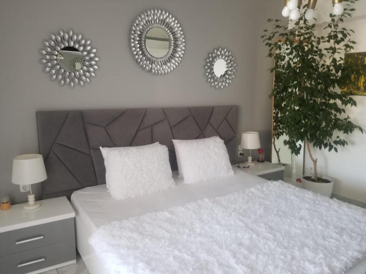 Anis Apartments Saranda Extérieur photo